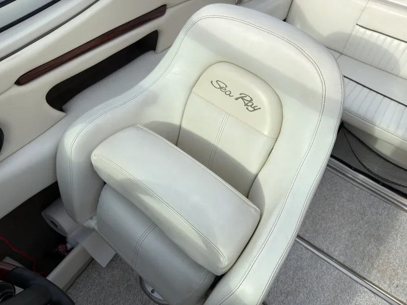 Slide: The Image of Sea Ray 230 SELECT 2008 - 21