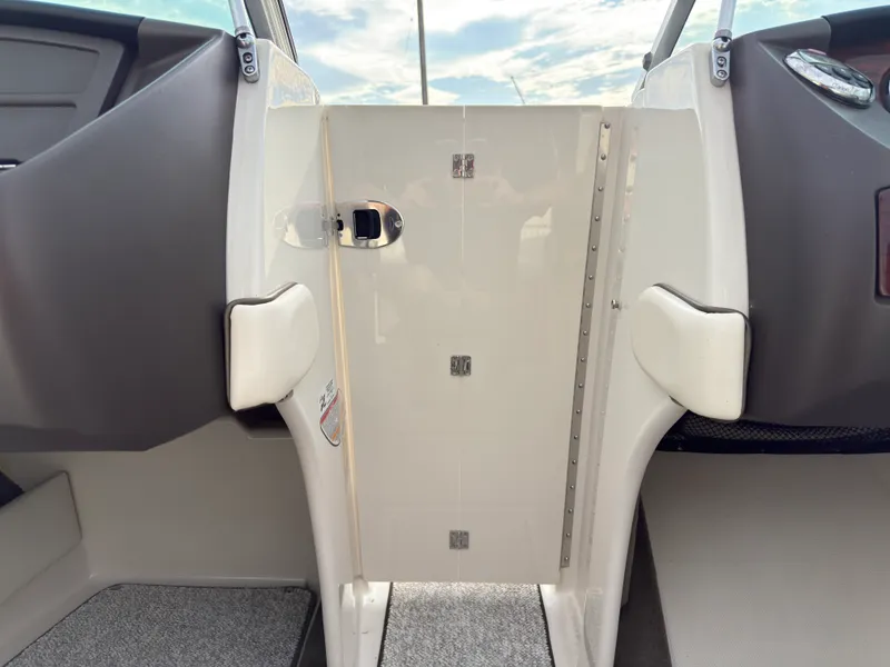 Slide: The Image of Sea Ray 230 SELECT 2008 - 23