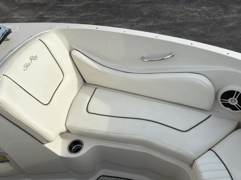Slide: The Image of Sea Ray 230 SELECT 2008 - 25