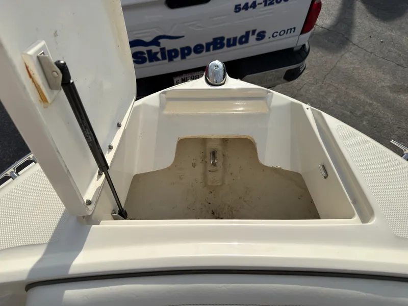 Slide: The Image of Sea Ray 230 SELECT 2008 - 29