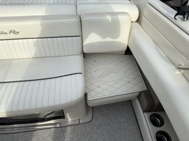 Slide: The Image of Sea Ray 230 SELECT 2008 - 8