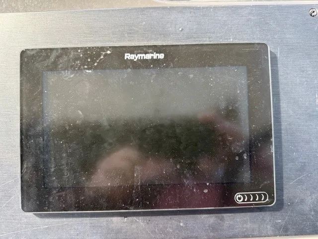 Slide: The Image of Sea Ray 310 SUNDANCER 2014 - 12