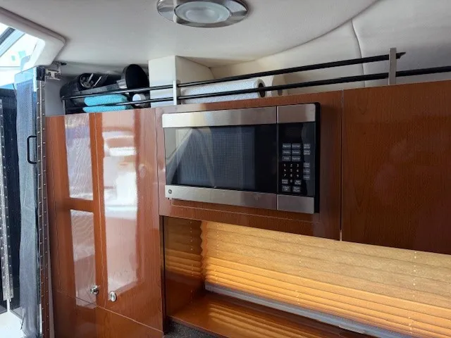 Slide: The Image of Sea Ray 310 SUNDANCER 2014 - 22