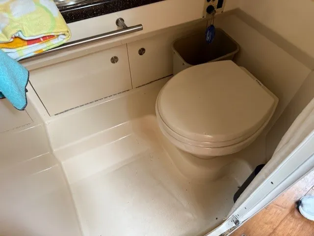 Slide: The Image of Sea Ray 310 SUNDANCER 2014 - 27