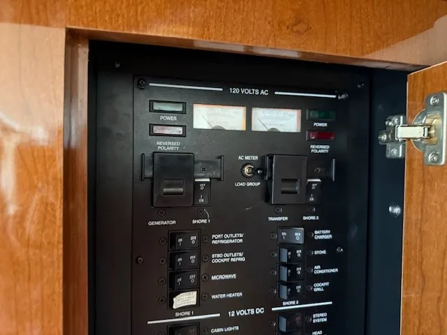 Slide: The Image of Sea Ray 310 SUNDANCER 2014 - 30