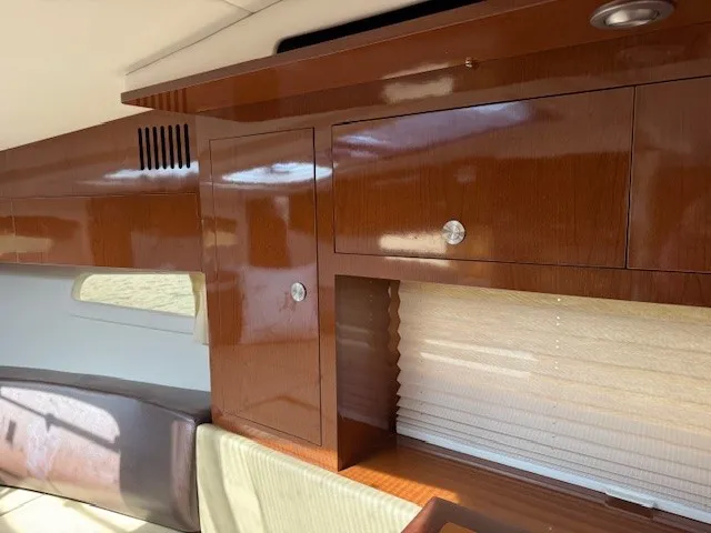 Slide: The Image of Sea Ray 310 SUNDANCER 2014 - 33