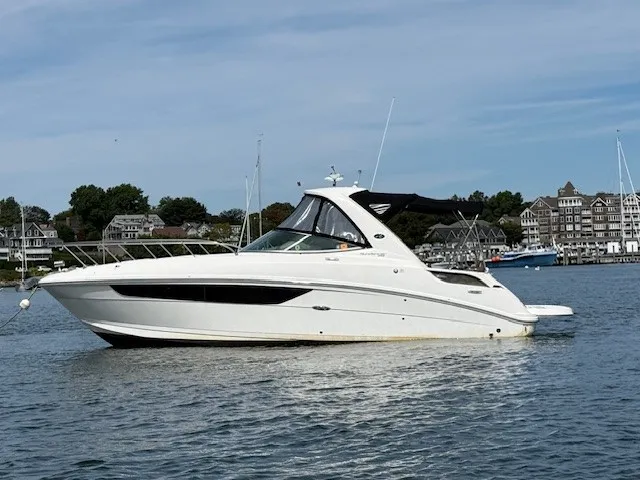 Slide: The Image of Sea Ray 310 SUNDANCER 2014 - 36