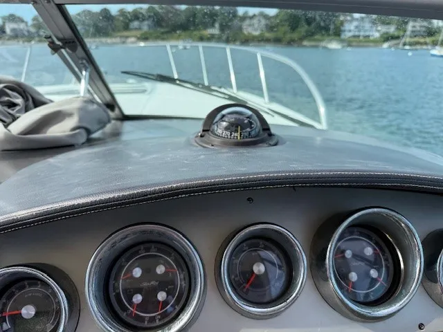 Slide: The Image of Sea Ray 310 SUNDANCER 2014 - 8