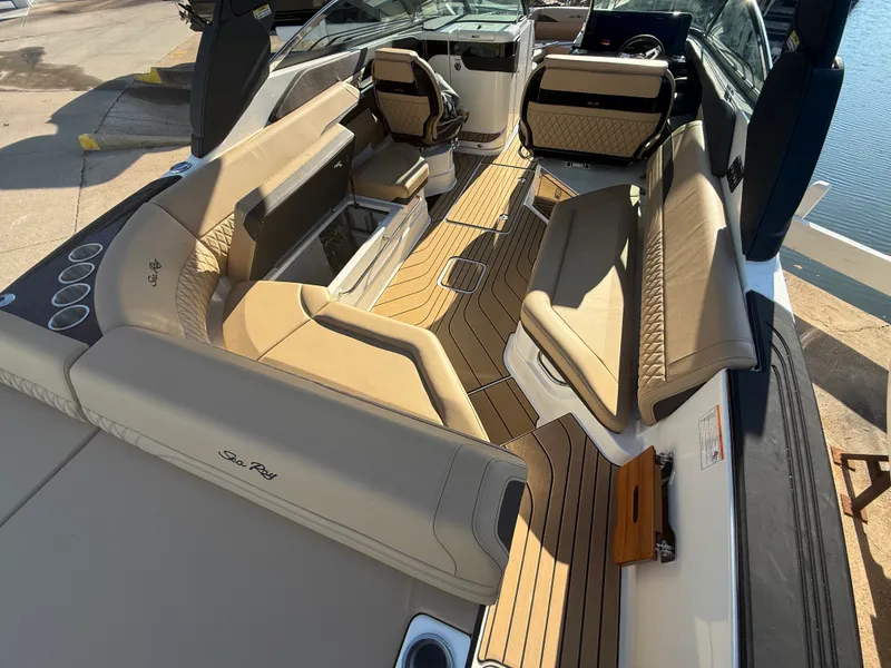 Slide: The Image of Sea Ray SLX 280 2026 - 14