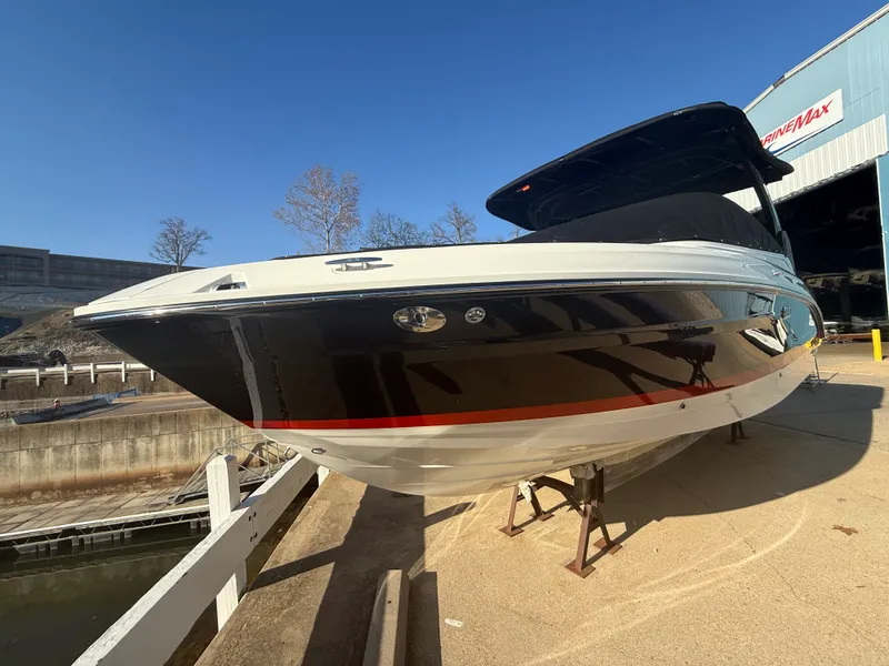 Slide: The Image of Sea Ray SLX 280 2026 - 2