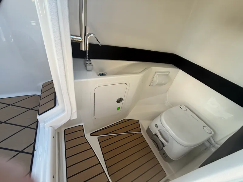 Slide: The Image of Sea Ray SLX 280 2026 - 22