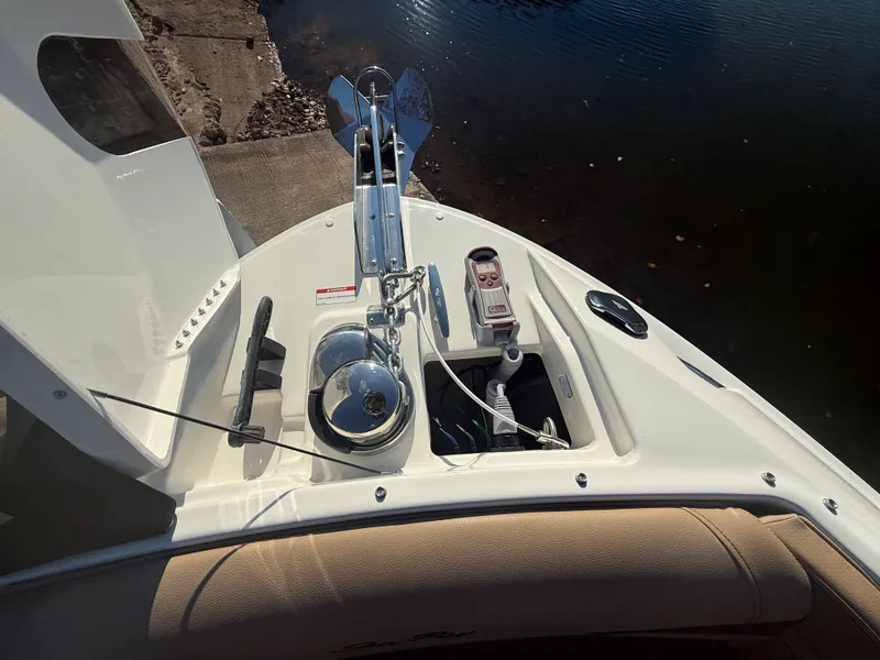 Slide: The Image of Sea Ray SLX 280 2026 - 23