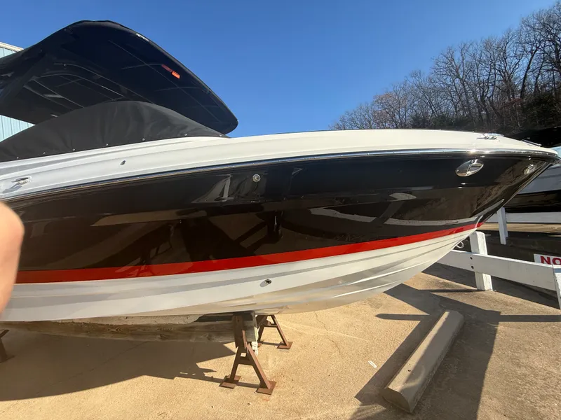 Slide: The Image of Sea Ray SLX 280 2026 - 28