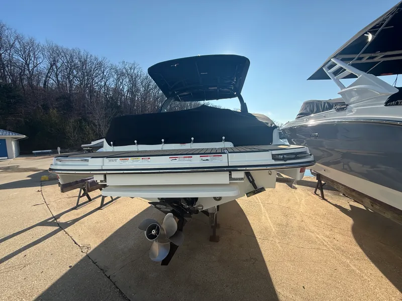 Slide: The Image of Sea Ray SLX 280 2026 - 7