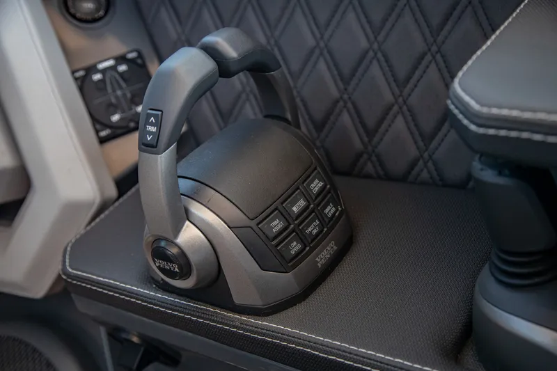 Slide: The Image of Cobalt R33 2023 - 14