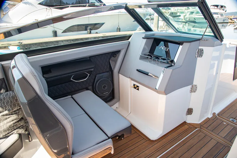 Slide: The Image of Cobalt R33 2023 - 17