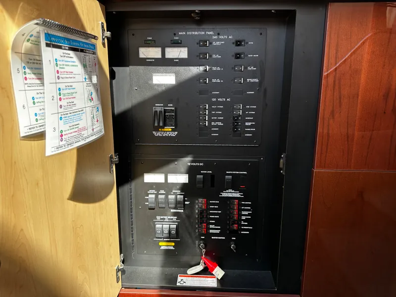 Slide: The Image of Sea Ray 47 SEDAN BRIDGE 2008 - 30