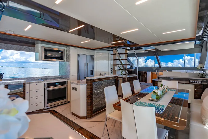 Slide: The Image of Ocean Alexander 84 R 2020 - 12