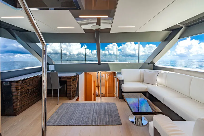 Slide: The Image of Ocean Alexander 84 R 2020 - 16