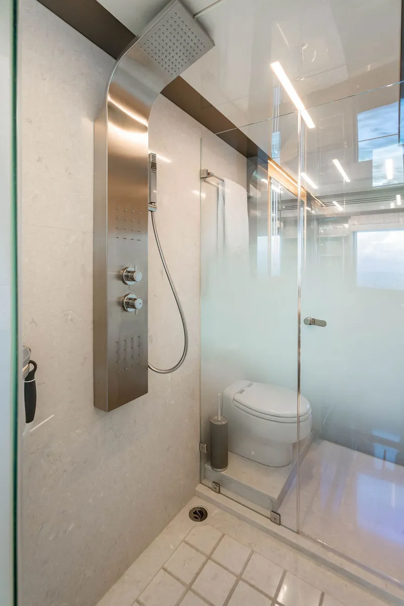 Slide: The Image of Ocean Alexander 84 R 2020 - 27