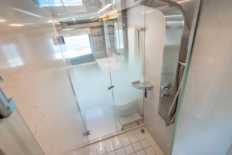 Slide: The Image of Ocean Alexander 84 R 2020 - 29