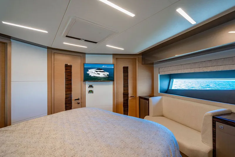 Slide: The Image of Ocean Alexander 84 R 2020 - 31