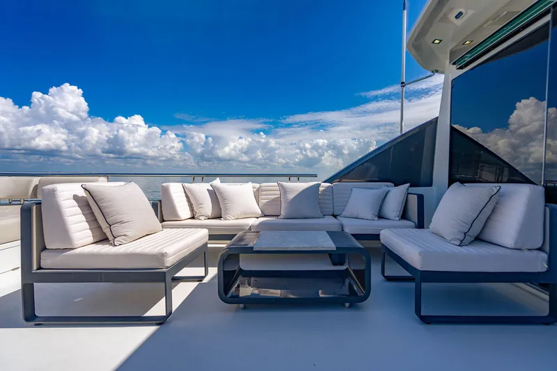 Slide: The Image of Ocean Alexander 84 R 2020 - 51