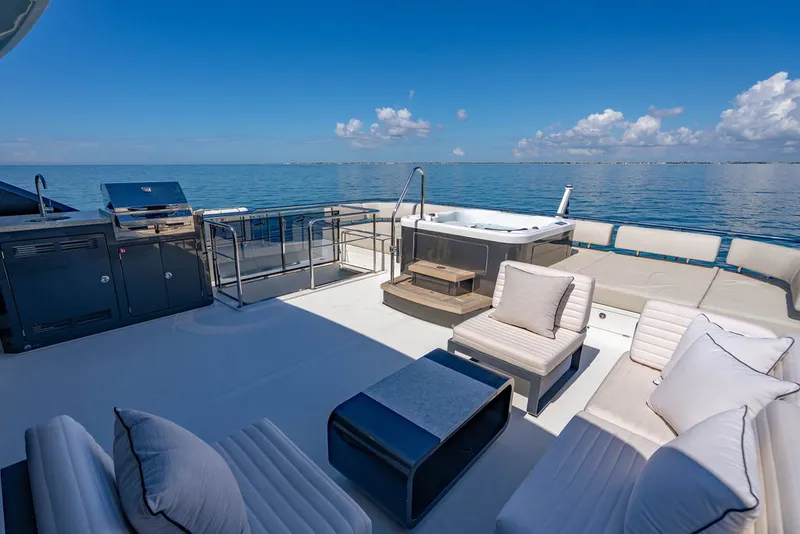 Slide: The Image of Ocean Alexander 84 R 2020 - 52