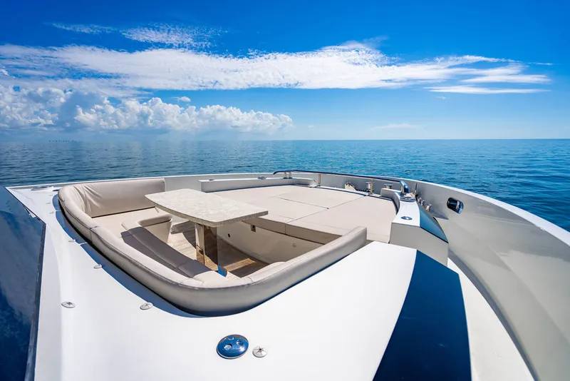 Slide: The Image of Ocean Alexander 84 R 2020 - 57