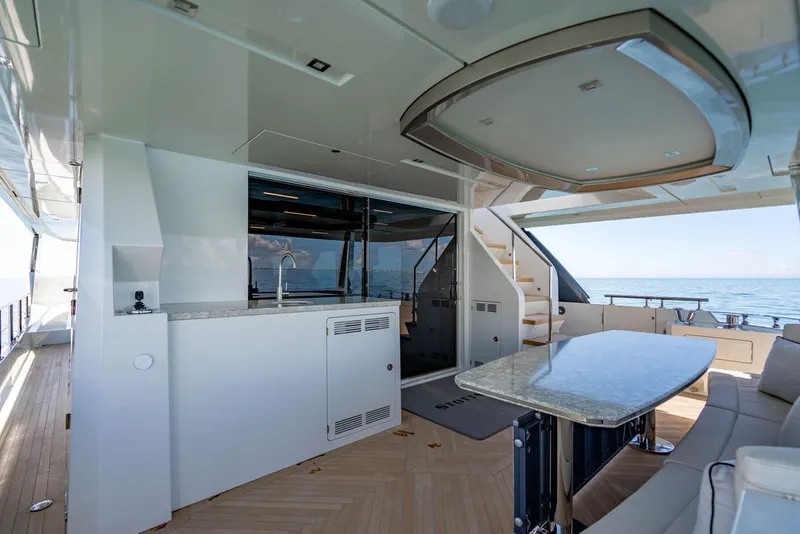 Slide: The Image of Ocean Alexander 84 R 2020 - 6