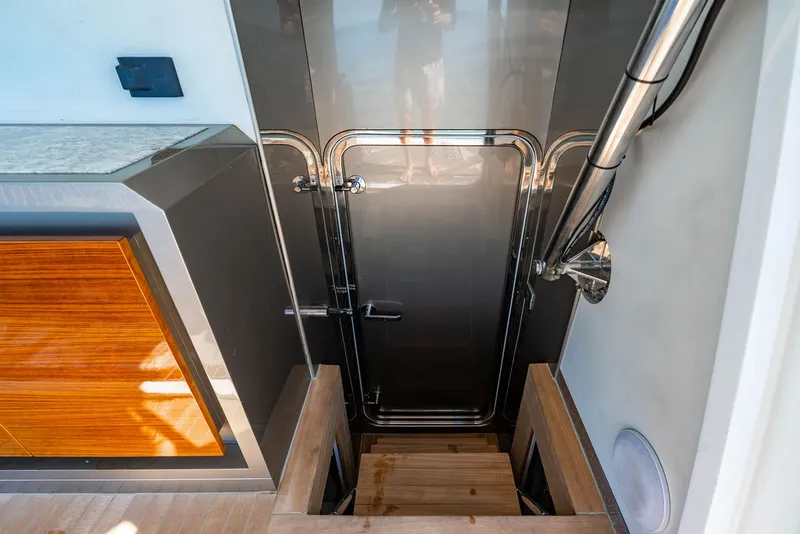 Slide: The Image of Ocean Alexander 84 R 2020 - 61