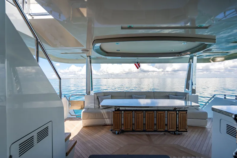 Slide: The Image of Ocean Alexander 84 R 2020 - 8