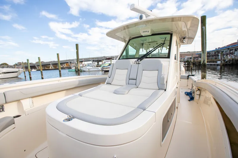 Slide: The Image of Scout 355 LXF 2019 - 27