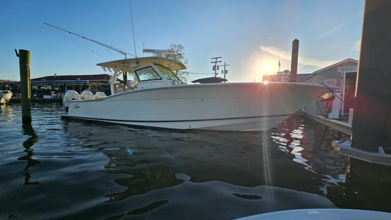 Slide: The Image of Scout 355 LXF 2019 - 32