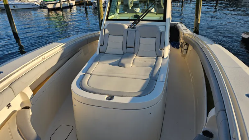 Slide: The Image of Scout 355 LXF 2019 - 37