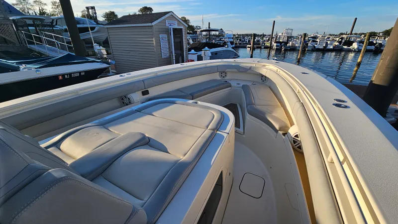 Slide: The Image of Scout 355 LXF 2019 - 38