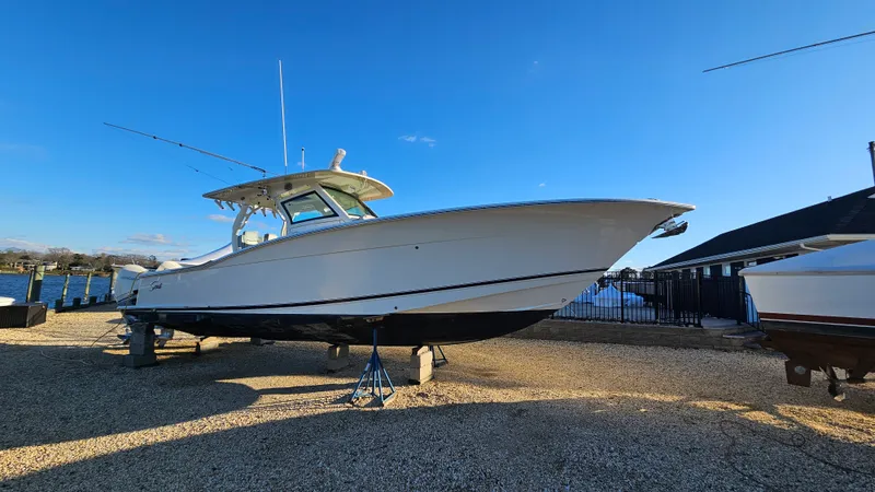 Slide: The Image of Scout 355 LXF 2019 - 9