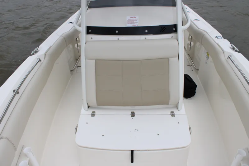 Slide: The Image of Boston Whaler 230 Outrage 2026 - 27