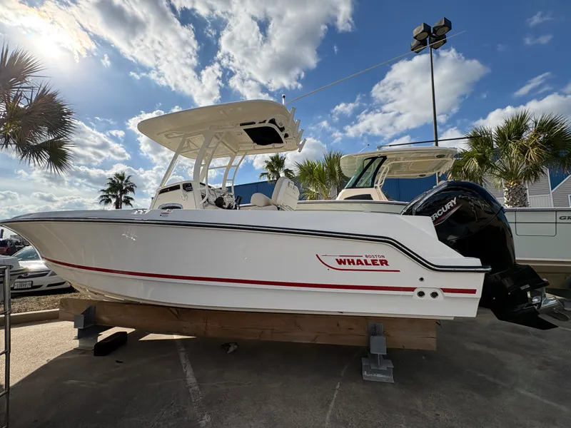 Slide: The Image of Boston Whaler 230 Outrage 2026 - 4