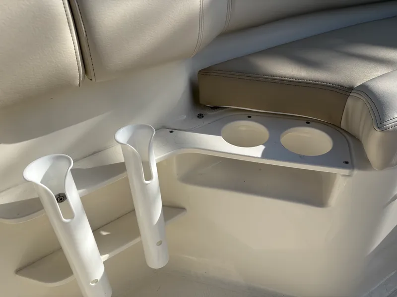 Slide: The Image of Boston Whaler 230 Outrage 2026 - 7