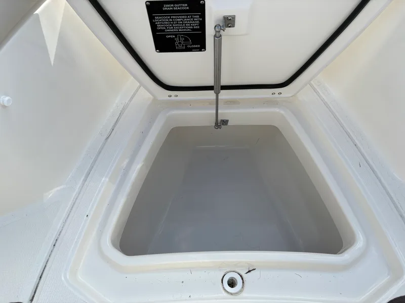 Slide: The Image of Boston Whaler 230 Outrage 2026 - 8