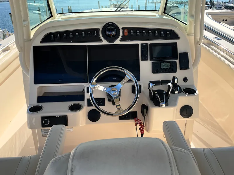 Slide: The Image of Grady-White 336 CANYON 2021 - 10