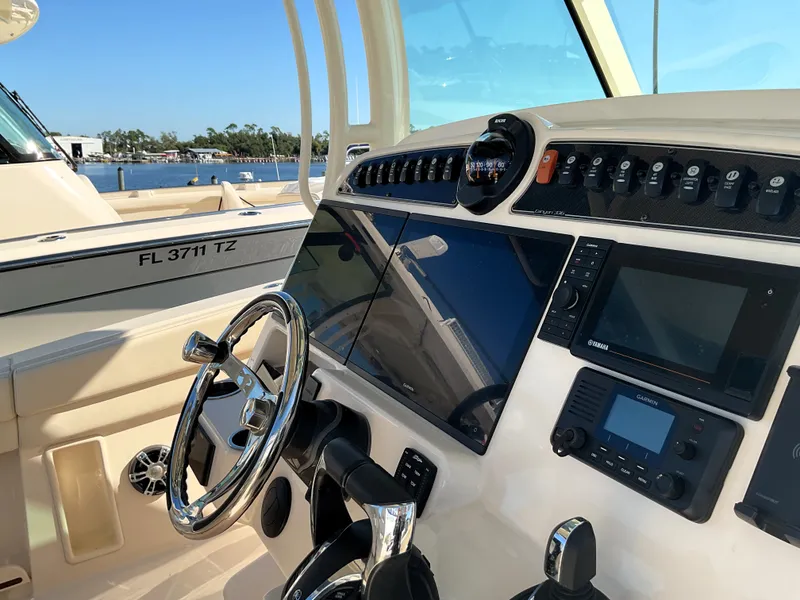 Slide: The Image of Grady-White 336 CANYON 2021 - 15