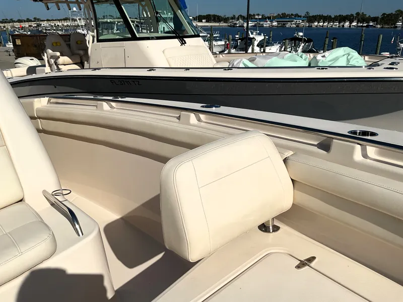 Slide: The Image of Grady-White 336 CANYON 2021 - 18