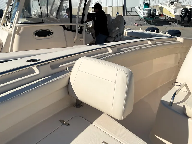 Slide: The Image of Grady-White 336 CANYON 2021 - 19