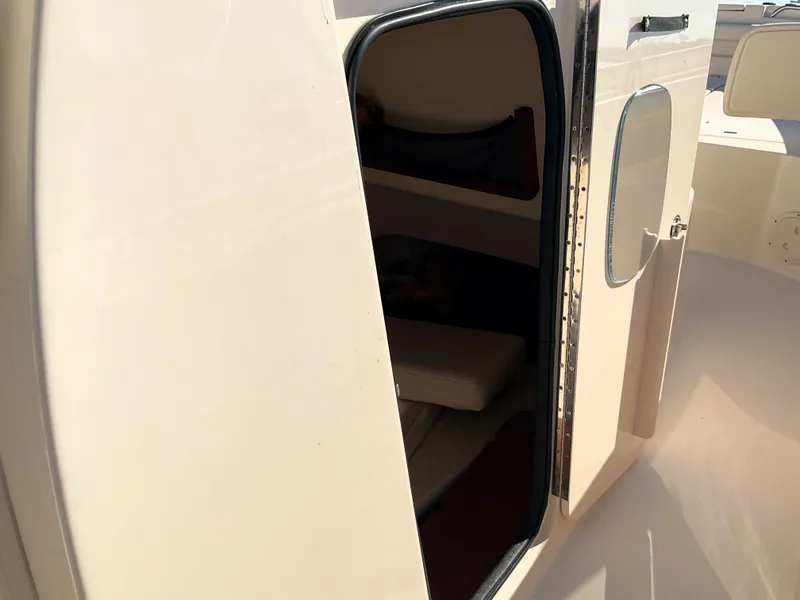 Slide: The Image of Grady-White 336 CANYON 2021 - 25