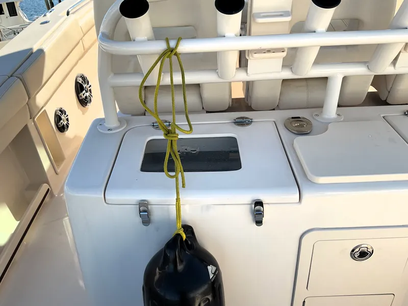 Slide: The Image of Grady-White 336 CANYON 2021 - 27