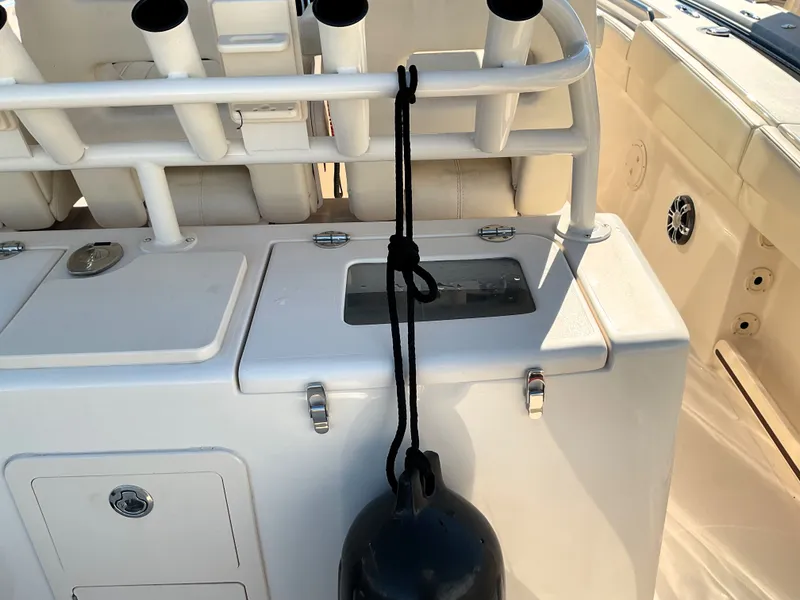 Slide: The Image of Grady-White 336 CANYON 2021 - 28