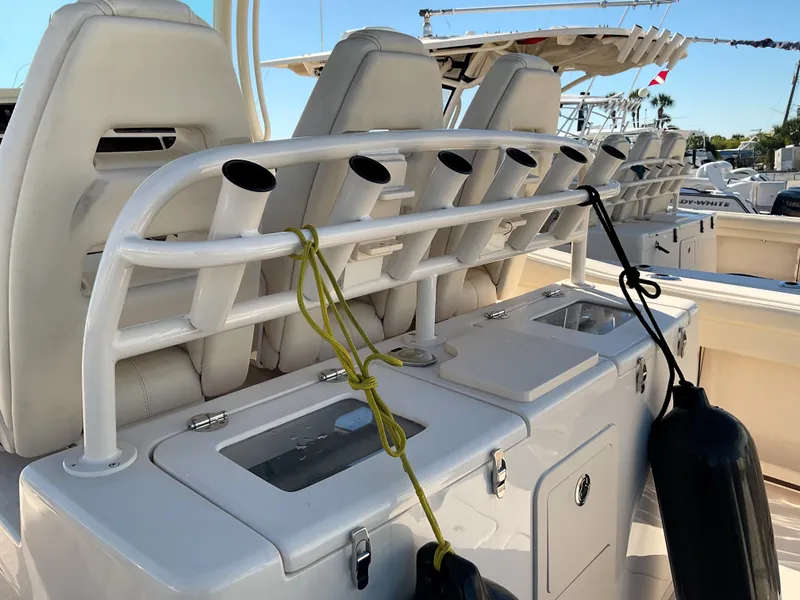 Slide: The Image of Grady-White 336 CANYON 2021 - 29