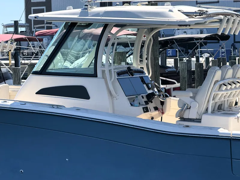 Slide: The Image of Grady-White 336 CANYON 2021 - 6